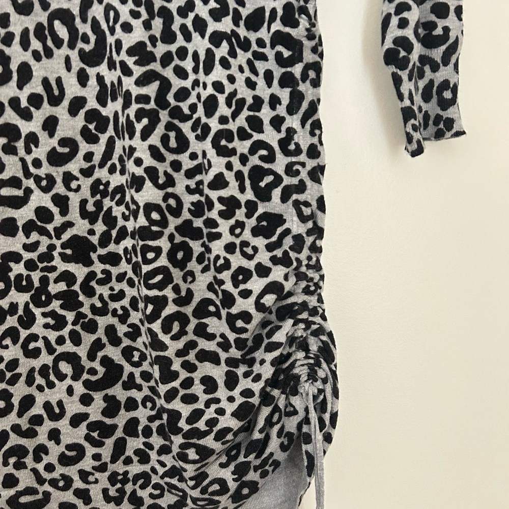 ✨️Suzy Shier Gray and Black Long Sleeve Leopard Print Dress✨️ - Picture 3 of 5